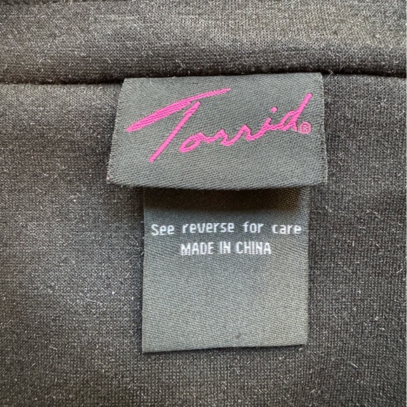 TORRID Black Sparkling Crop Blazer - Size 4 (4X) - Picture 5 of 14